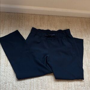 Lululemon Women's On the Fly Navy Cropped Pants